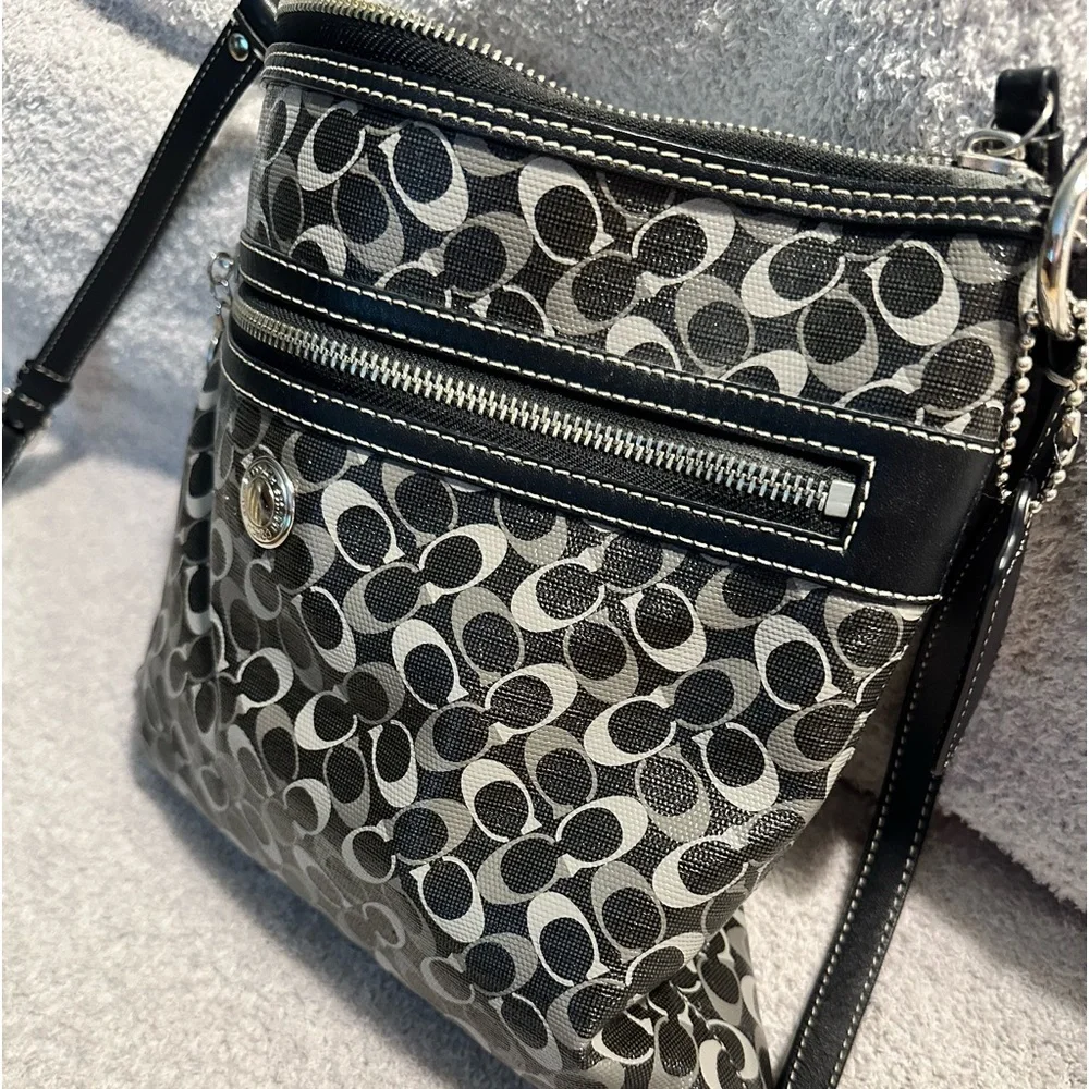 Coach - Picture 2 of 5